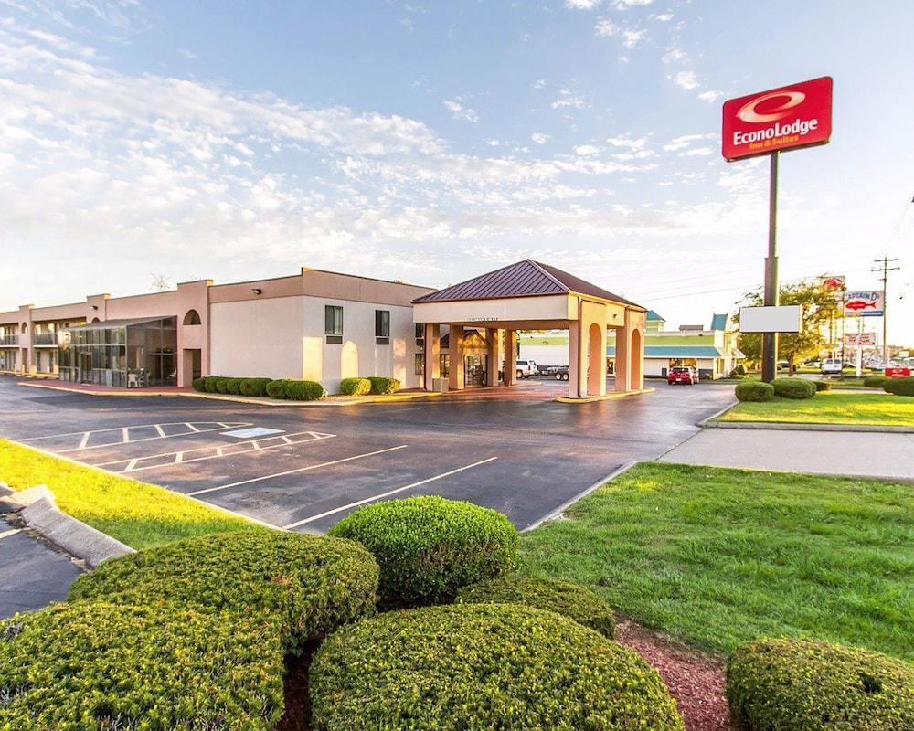 Econo Lodge & Suites Clarksville Exterior photo