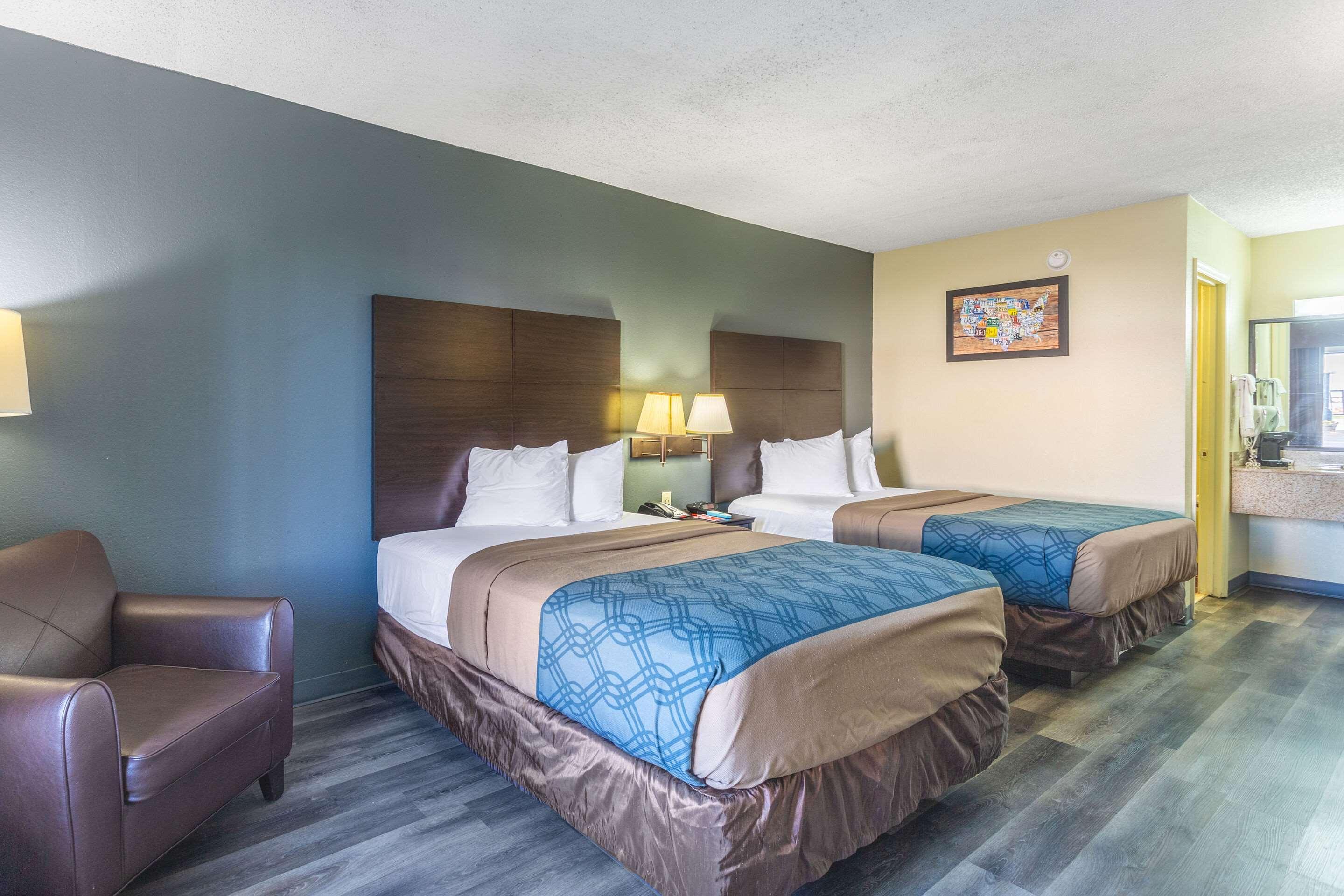 Econo Lodge & Suites Clarksville Exterior photo